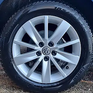 Used 2015 Volkswagen Polo Bluemotion Tech Se Blue - Interior and Exterior details 14