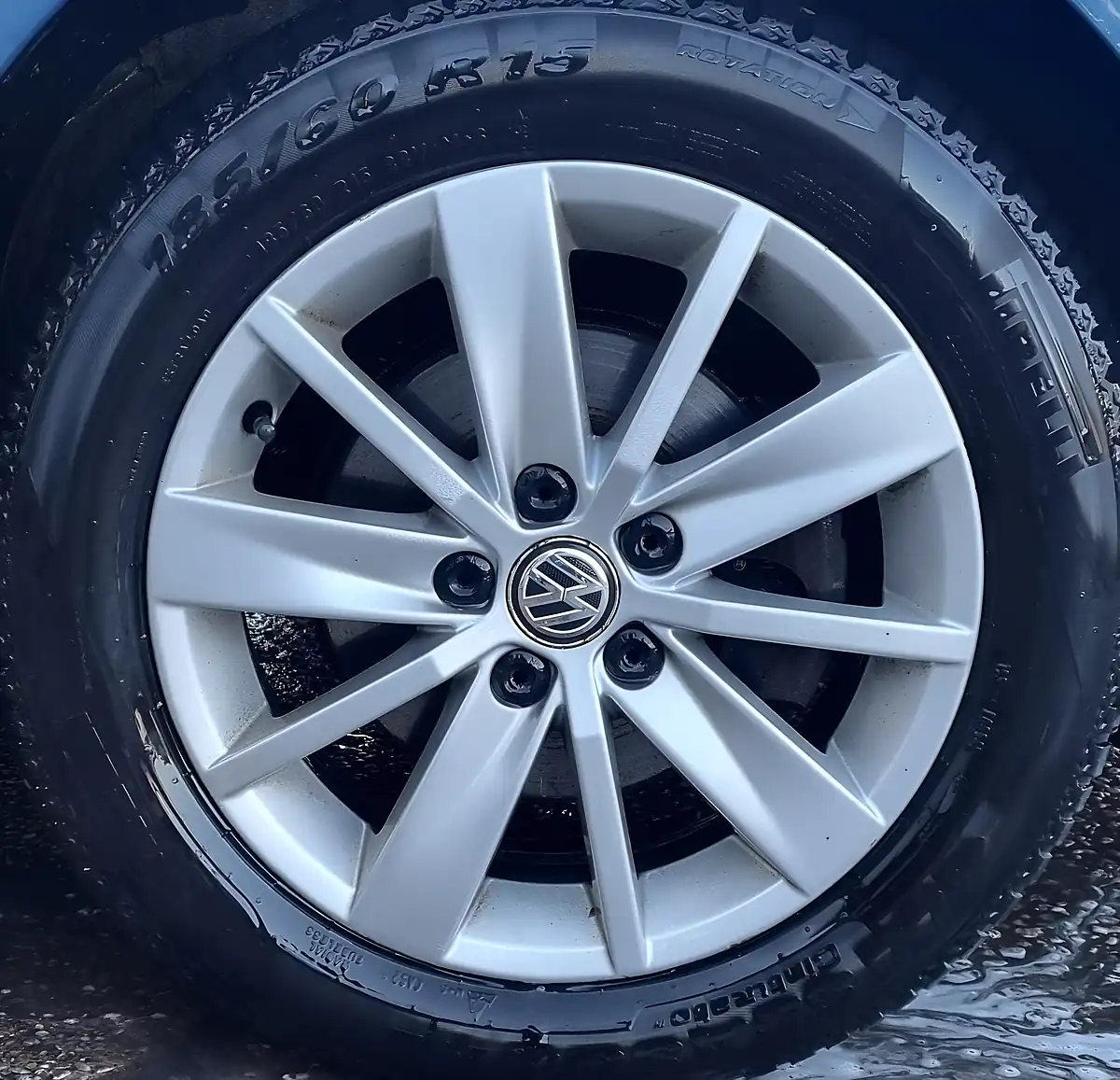 Used 2015 Volkswagen Polo Bluemotion Tech Se Blue - Interior and Exterior details 15