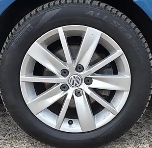Used 2015 Volkswagen Polo Bluemotion Tech Se Blue - Interior and Exterior details 18