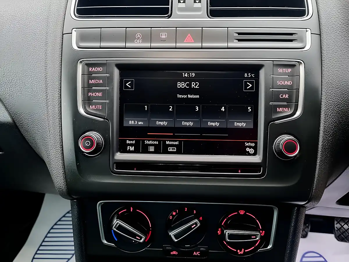 Used 2015 Volkswagen Polo Bluemotion Tech Se Blue - Interior and Exterior details 19