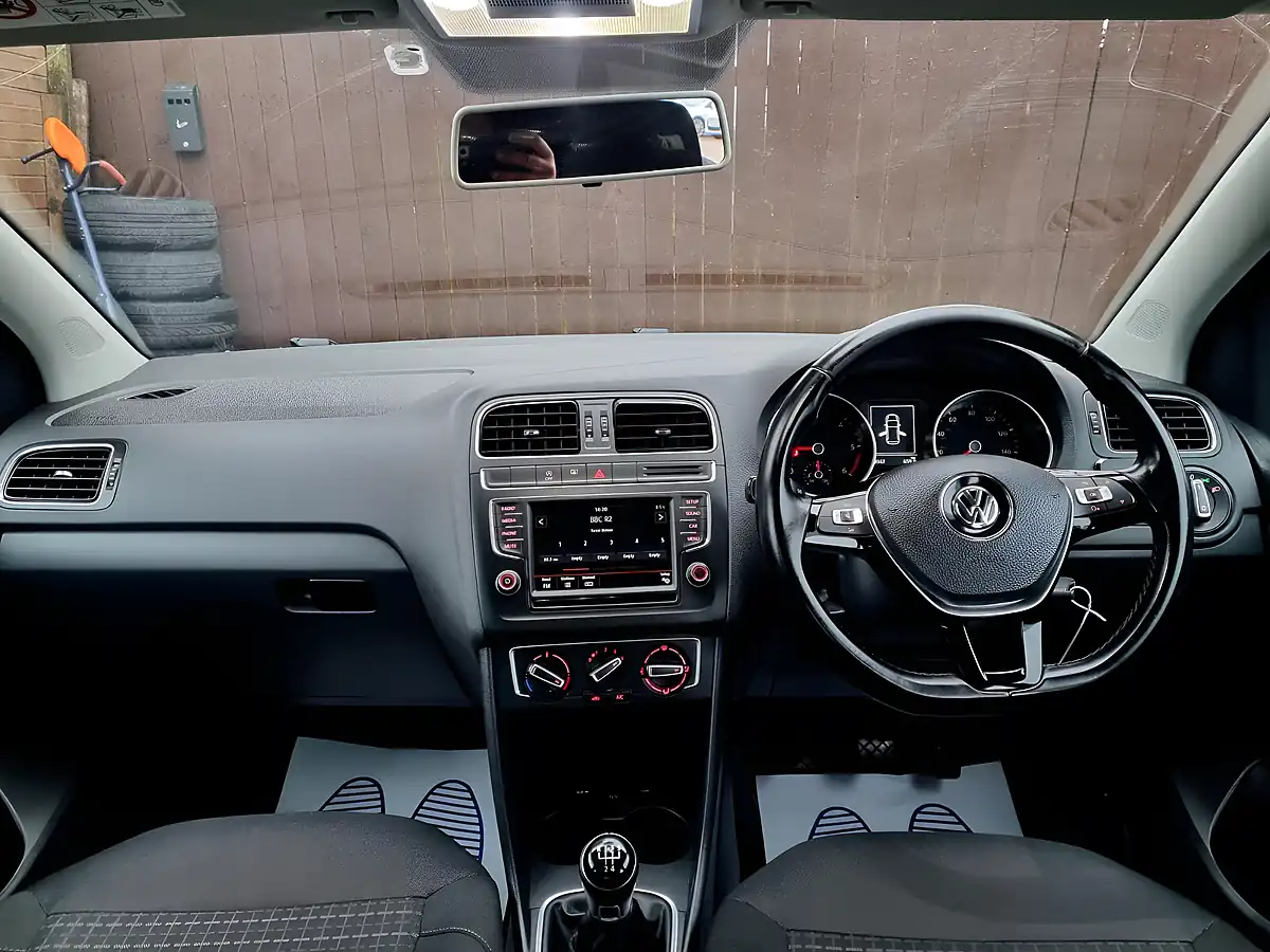 Used 2015 Volkswagen Polo Bluemotion Tech Se Blue - Interior and Exterior details 9