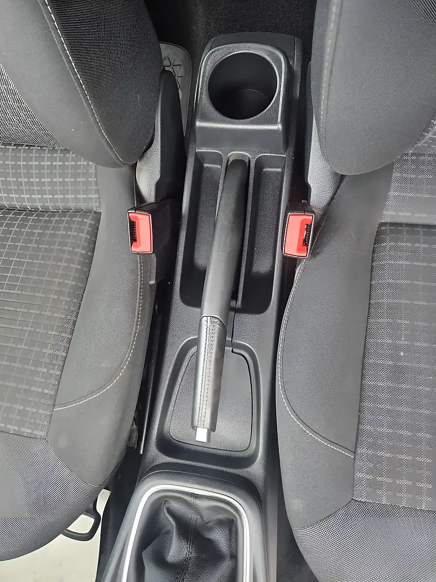 Used 2015 Volkswagen Polo Bluemotion Tech Se Blue - Interior and Exterior details 12