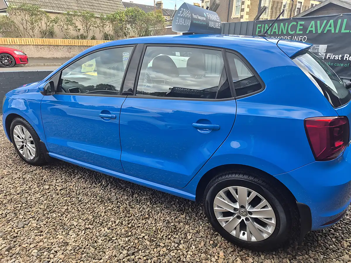 Used 2015 Volkswagen Polo Bluemotion Tech Se Blue - Interior and Exterior details 5