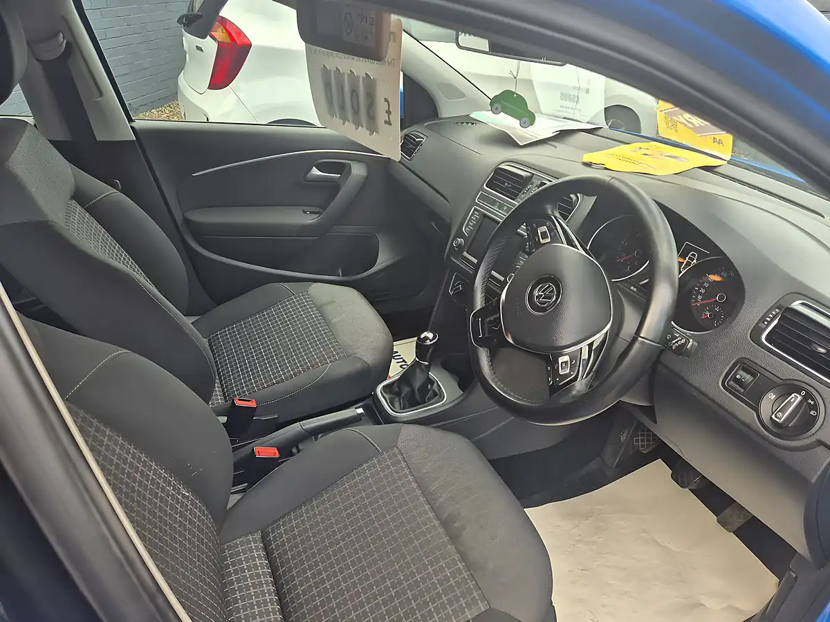 Used 2015 Volkswagen Polo Bluemotion Tech Se Blue - Interior and Exterior details 9