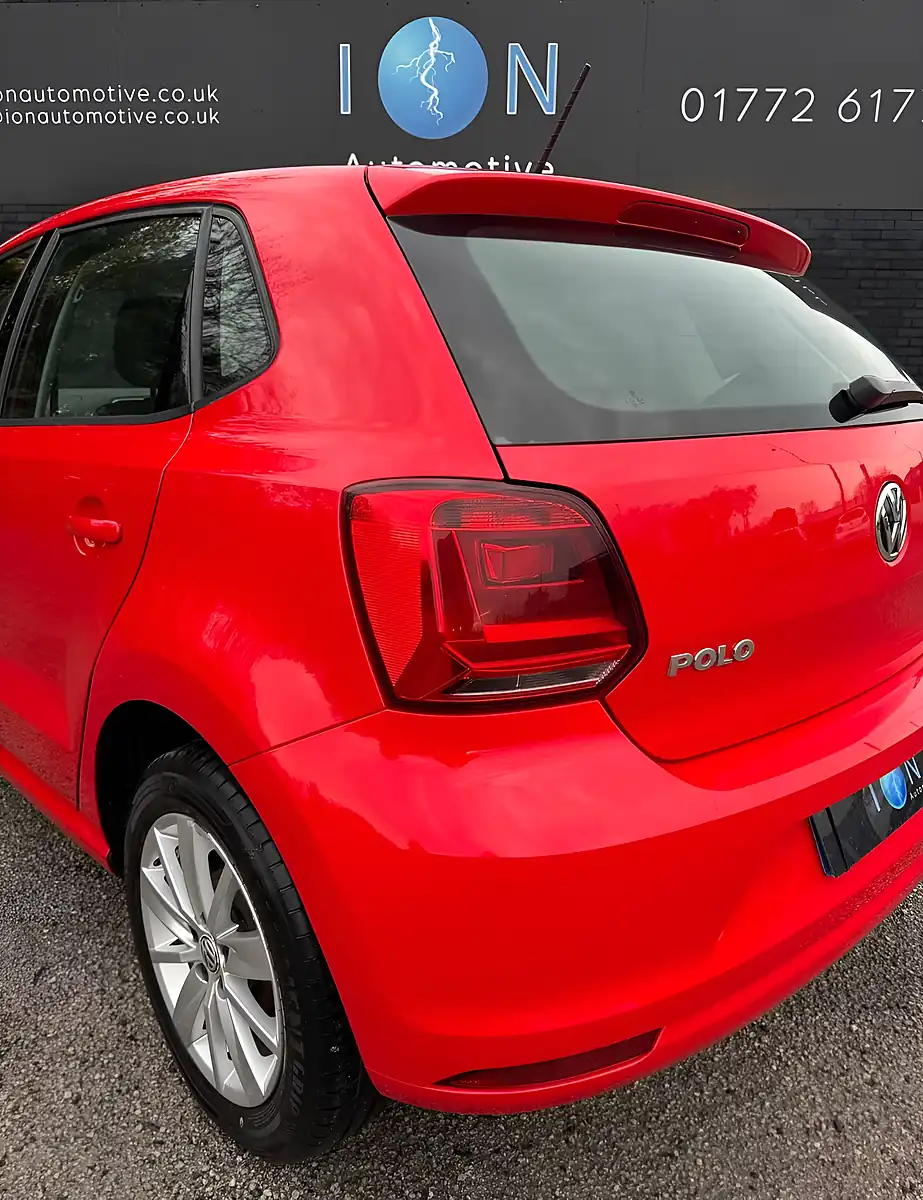 Used 2015 Volkswagen Polo Bluemotion Tech Se Flash Red - Interior and Exterior details 10