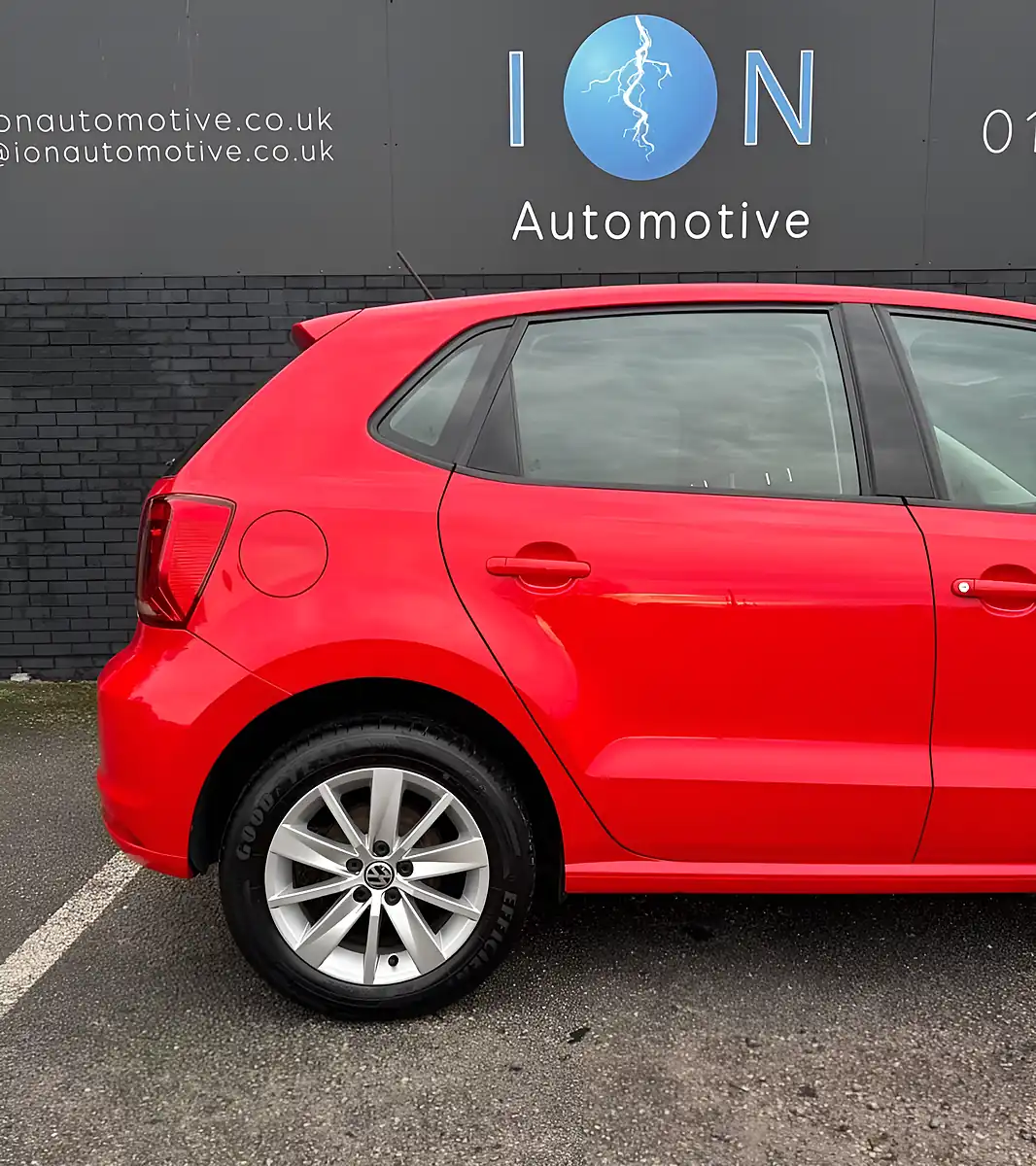 Used 2015 Volkswagen Polo Bluemotion Tech Se Flash Red - Interior and Exterior details 14