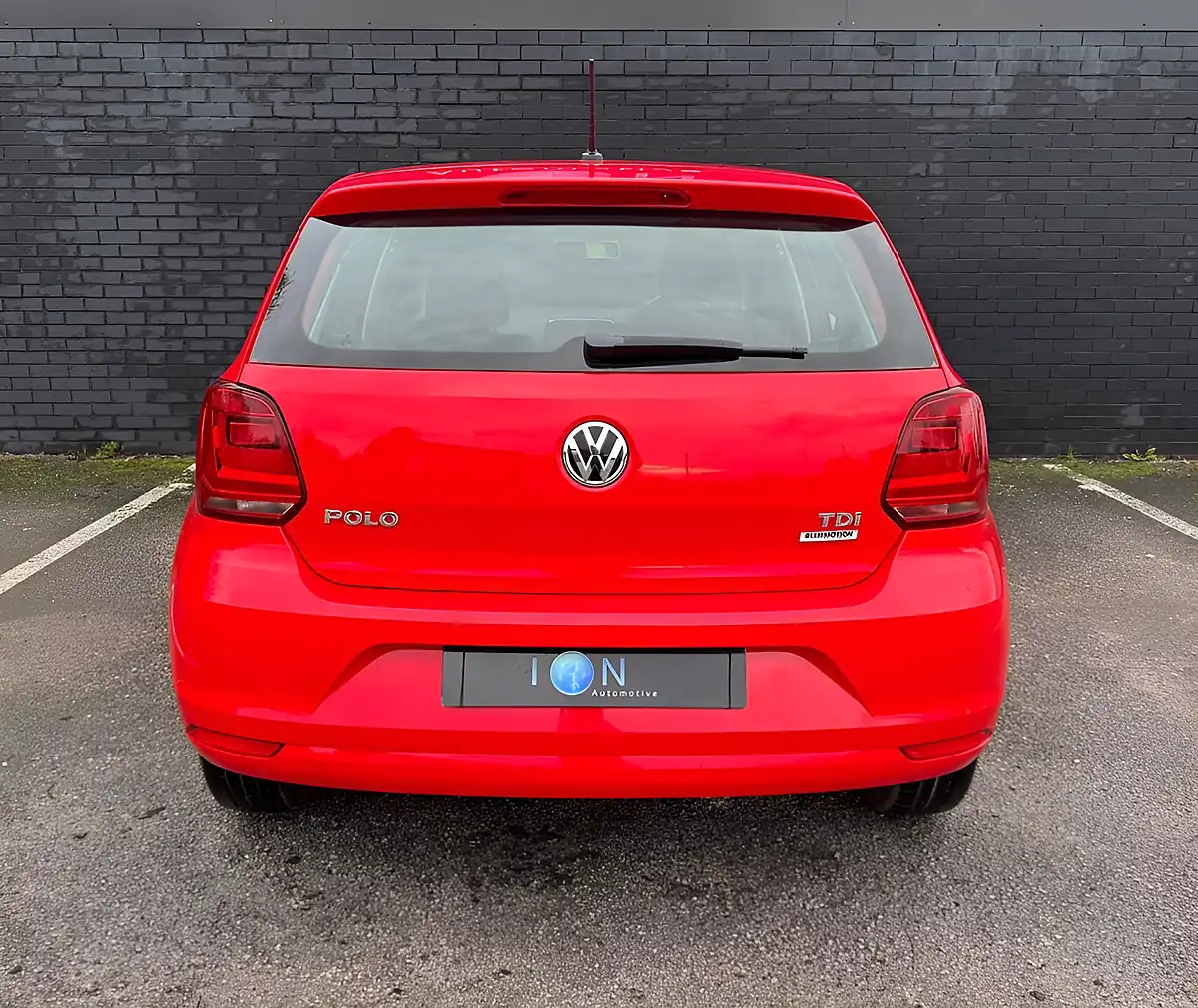 Used 2015 Volkswagen Polo Bluemotion Tech Se Flash Red - Interior and Exterior details 17