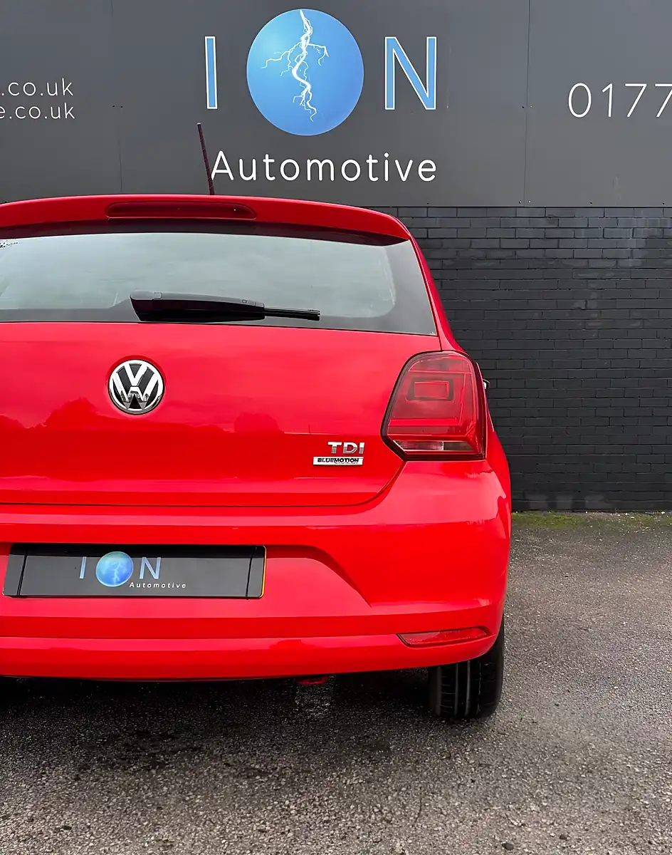 Used 2015 Volkswagen Polo Bluemotion Tech Se Flash Red - Interior and Exterior details 5