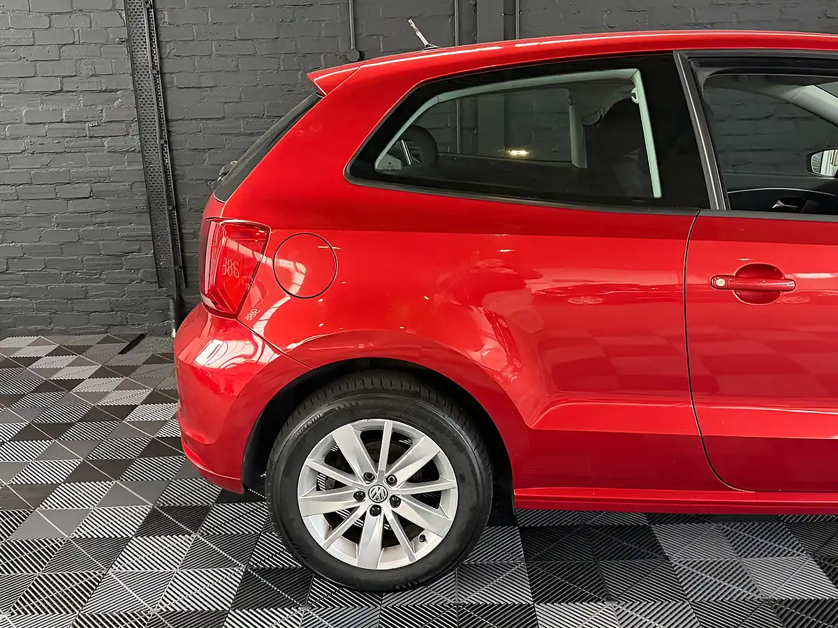 Used 2015 Volkswagen Polo Bluemotion Tech Se - Interior and Exterior details 14