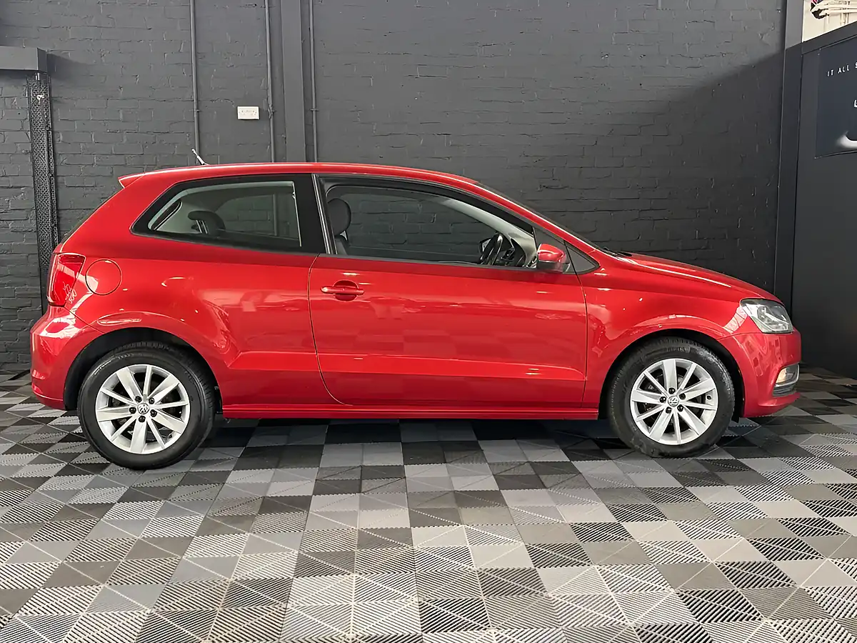 Used 2015 Volkswagen Polo Bluemotion Tech Se - Interior and Exterior details 17