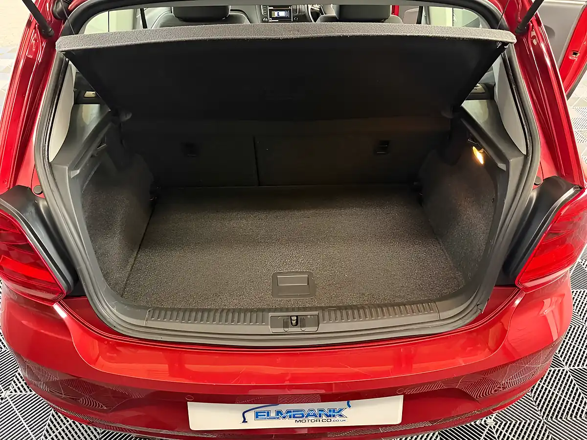 Used 2015 Volkswagen Polo Bluemotion Tech Se - Interior and Exterior details 3
