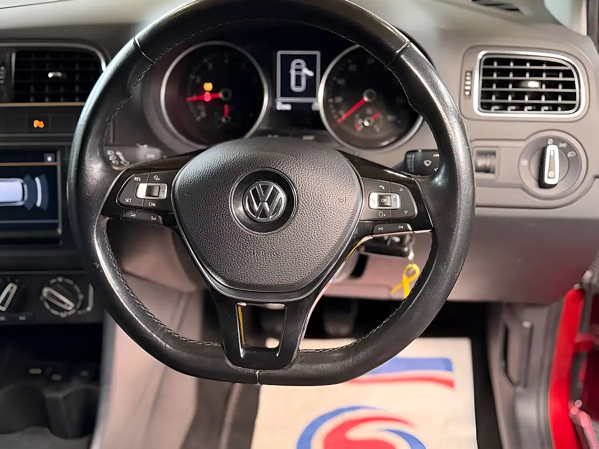 Used 2015 Volkswagen Polo Bluemotion Tech Se - Interior and Exterior details 4