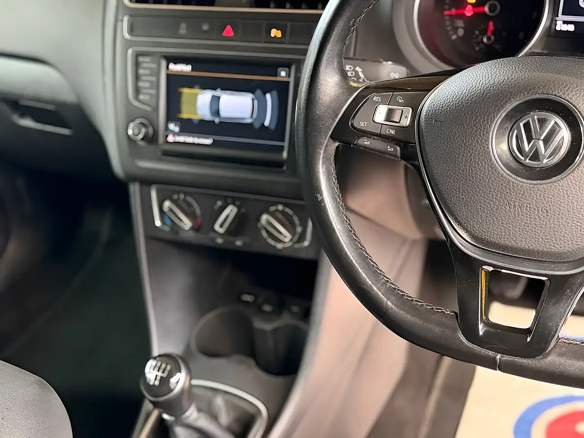 Used 2015 Volkswagen Polo Bluemotion Tech Se - Interior and Exterior details 5