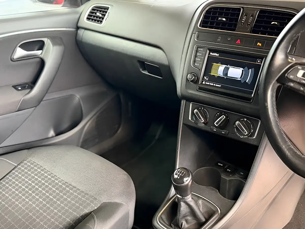 Used 2015 Volkswagen Polo Bluemotion Tech Se - Interior and Exterior details 8