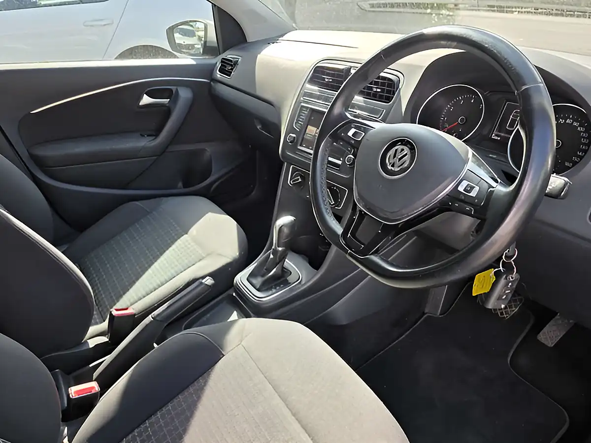 Used 2015 Volkswagen Polo Bluemotion Tech Se Silver - Interior and Exterior details 4
