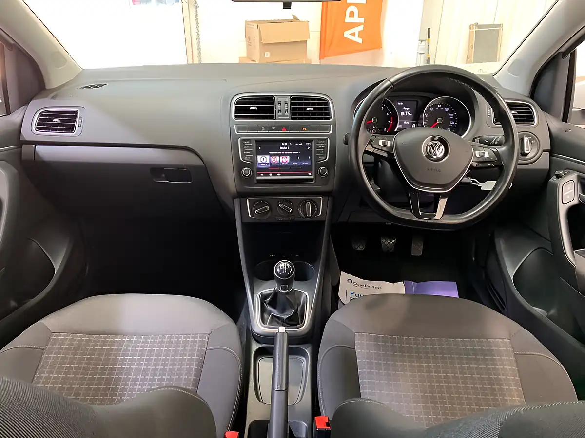 Used 2015 Volkswagen Polo Bluemotion Tech Se Silver - Interior and Exterior details 20