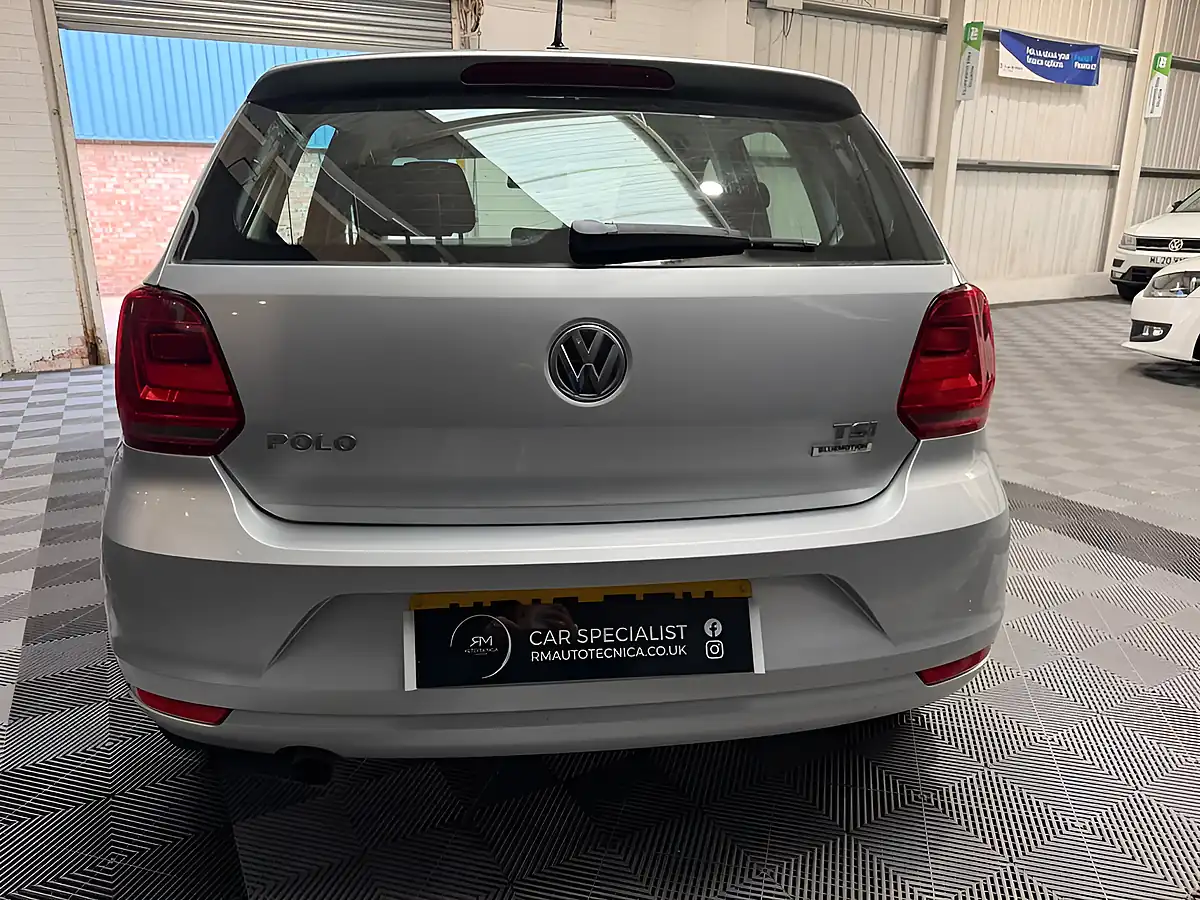 Used 2015 Volkswagen Polo Bluemotion Tech Se Silver - Interior and Exterior details 8