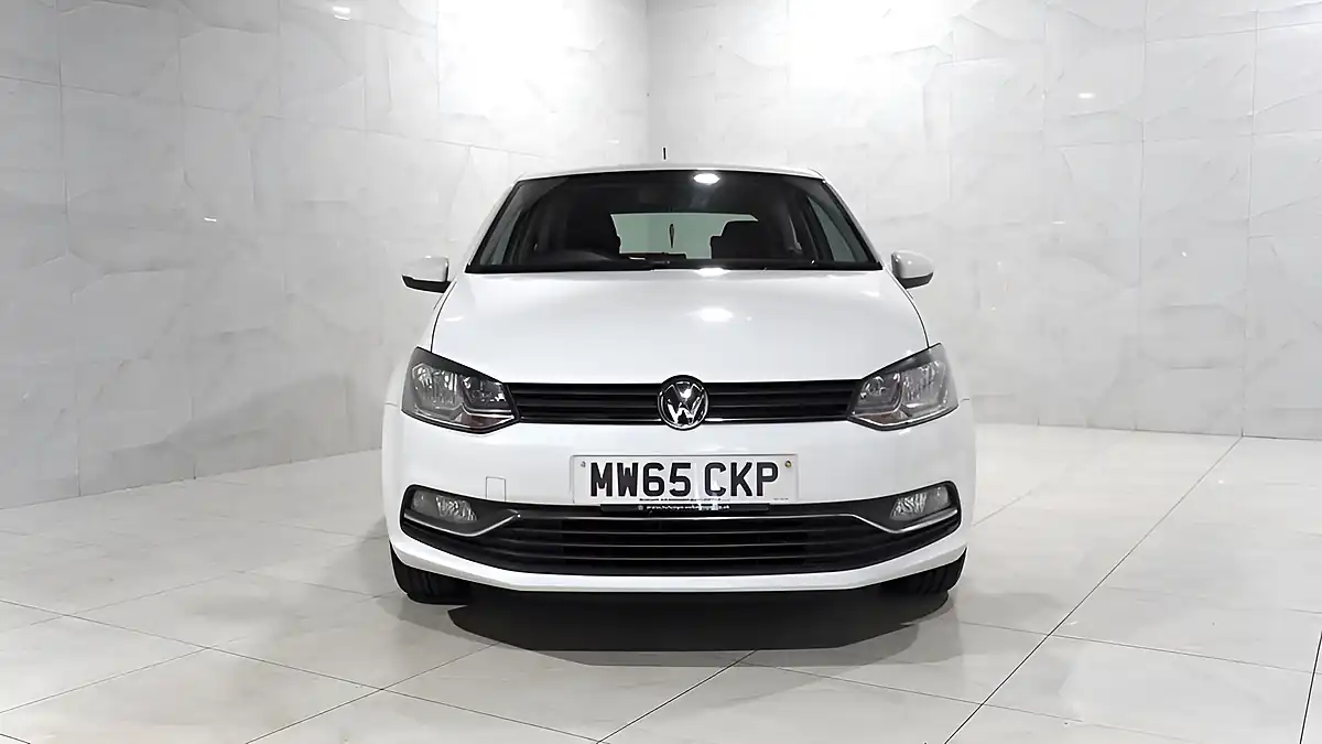 Used 2015 Volkswagen Polo Bluemotion Tech Se White - Interior and Exterior details 3