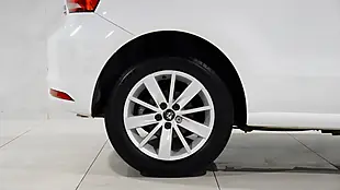 Used 2015 Volkswagen Polo Bluemotion Tech Se White - Interior and Exterior details 8
