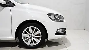 Used 2015 Volkswagen Polo Bluemotion Tech Se White - Interior and Exterior details 9