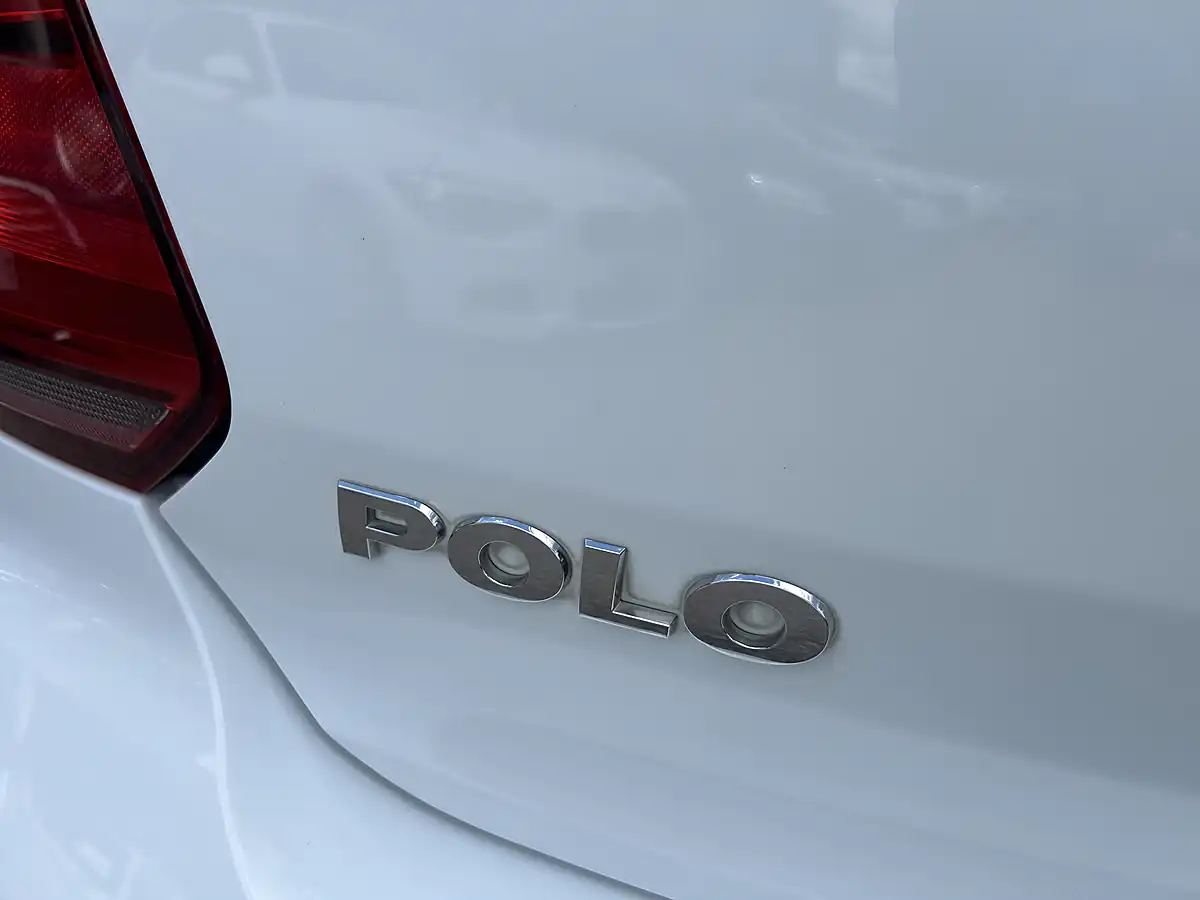 Used 2015 Volkswagen Polo Bluemotion Technology White - Interior and Exterior details 16