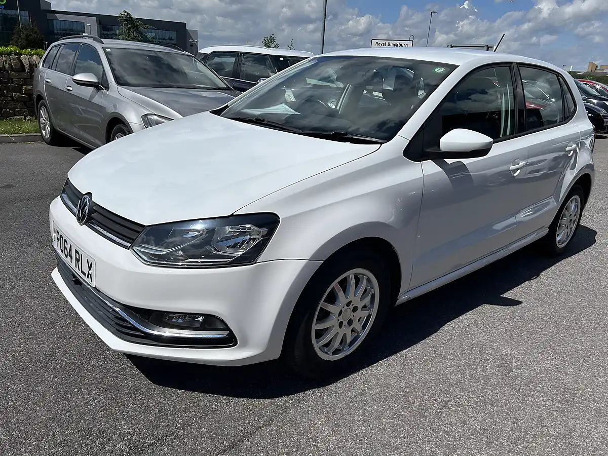 Used 2015 Volkswagen Polo Bluemotion Technology White - Interior and Exterior details 3