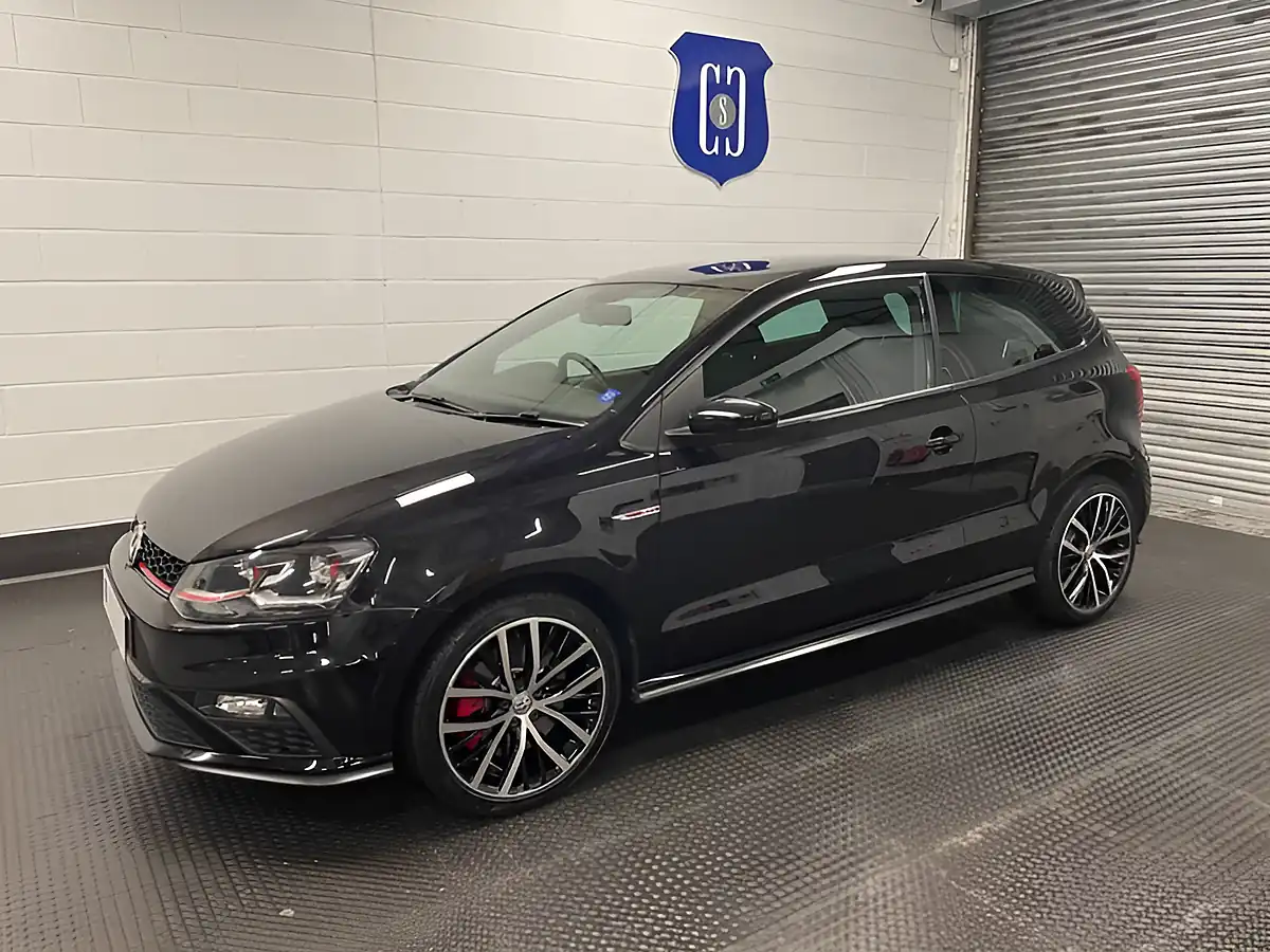 Used 2015 Volkswagen Polo GTI Bluemotion Tech Black - Interior and Exterior details 10