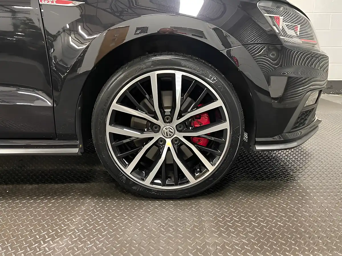 Used 2015 Volkswagen Polo GTI Bluemotion Tech Black - Interior and Exterior details 18
