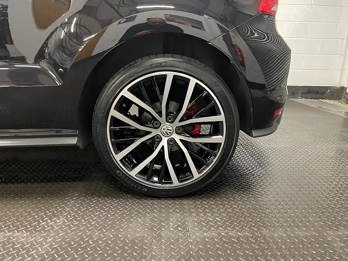 Used 2015 Volkswagen Polo GTI Bluemotion Tech Black - Interior and Exterior details 9