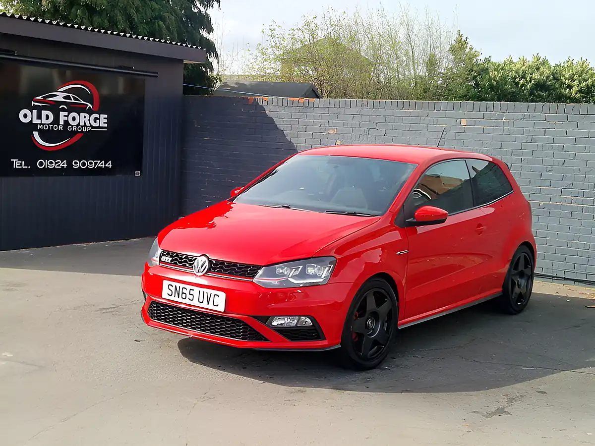 Used 2015 Volkswagen Polo GTI Bluemotion Tech Red - Front View