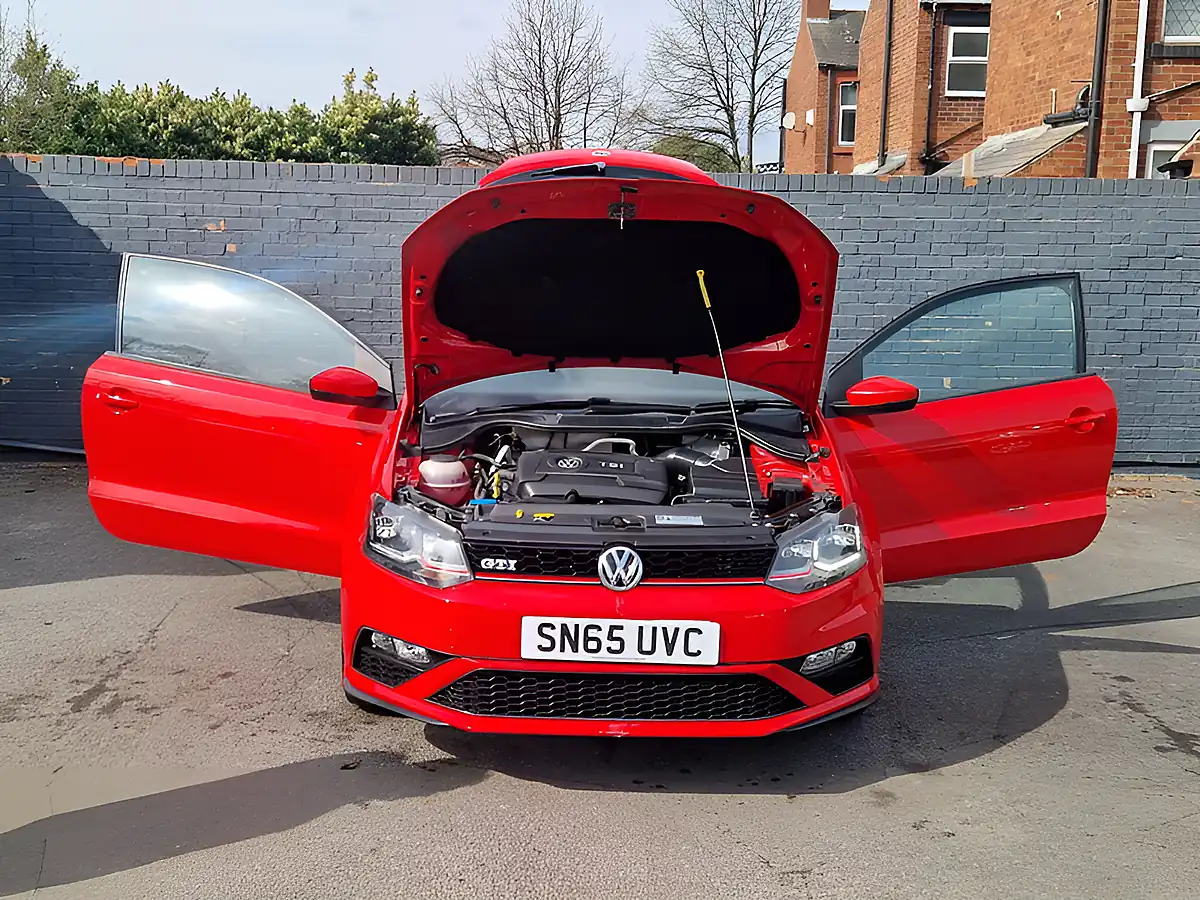 Used 2015 Volkswagen Polo GTI Bluemotion Tech Red - Interior and Exterior details 10