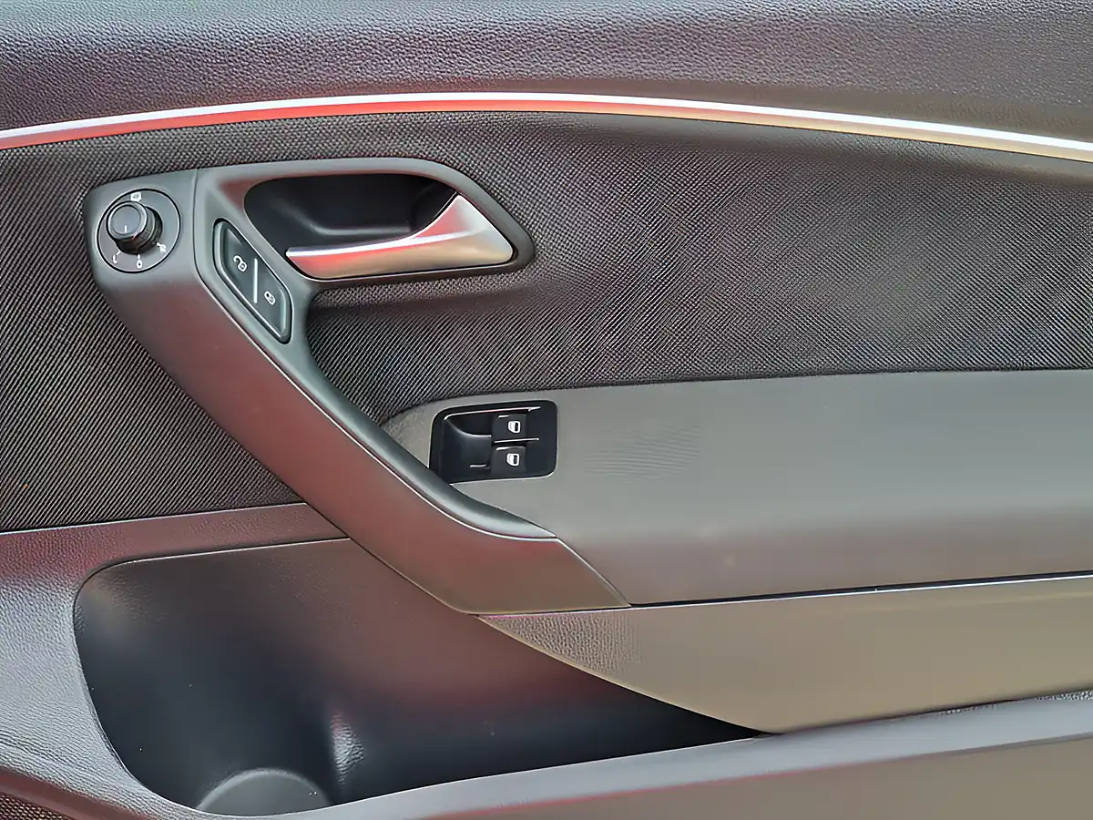 Used 2015 Volkswagen Polo GTI Bluemotion Tech Red - Interior and Exterior details 15