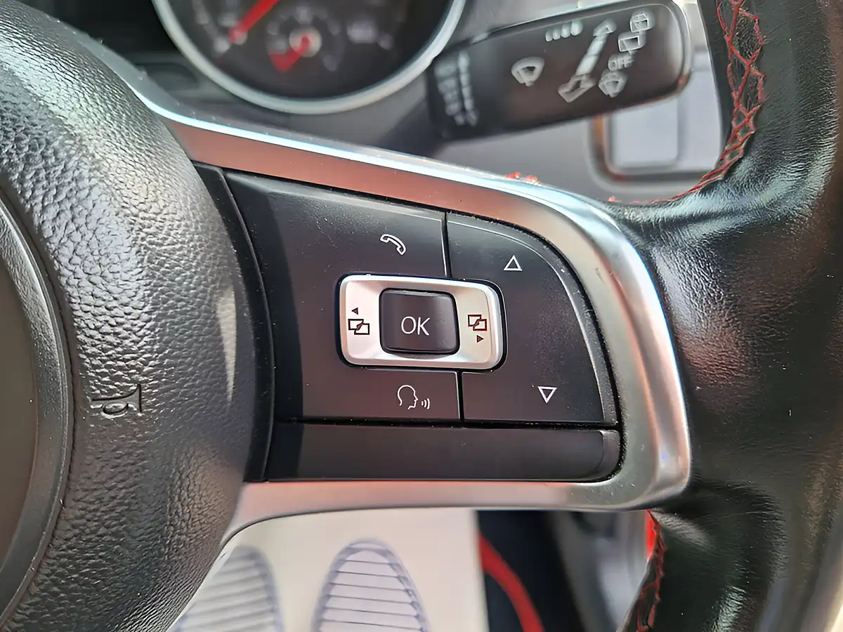 Used 2015 Volkswagen Polo GTI Bluemotion Tech Red - Interior and Exterior details 20