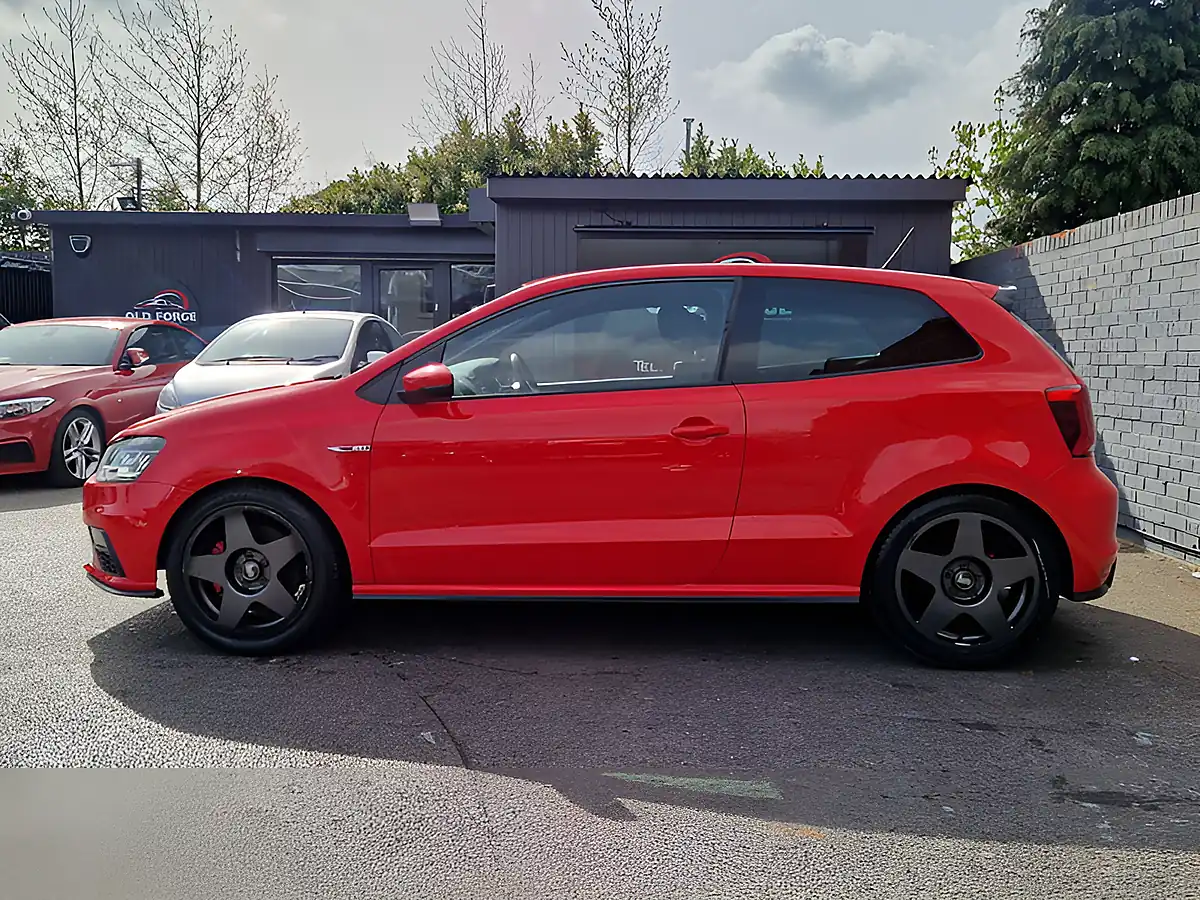 Used 2015 Volkswagen Polo GTI Bluemotion Tech Red - Interior and Exterior details 6