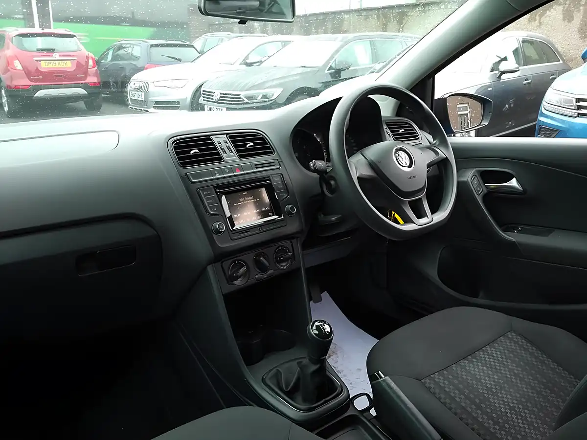 Used 2015 Volkswagen Polo S Blue - Interior and Exterior details 14