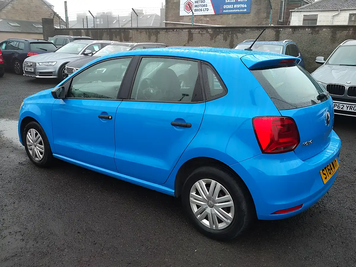 Used 2015 Volkswagen Polo S Blue - Interior and Exterior details 4