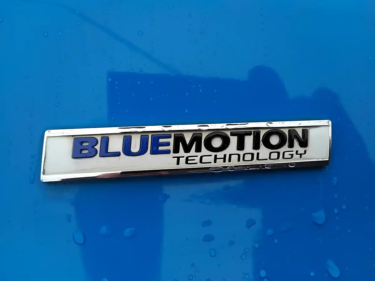 Used 2015 Volkswagen Polo S Blue - Interior and Exterior details 6