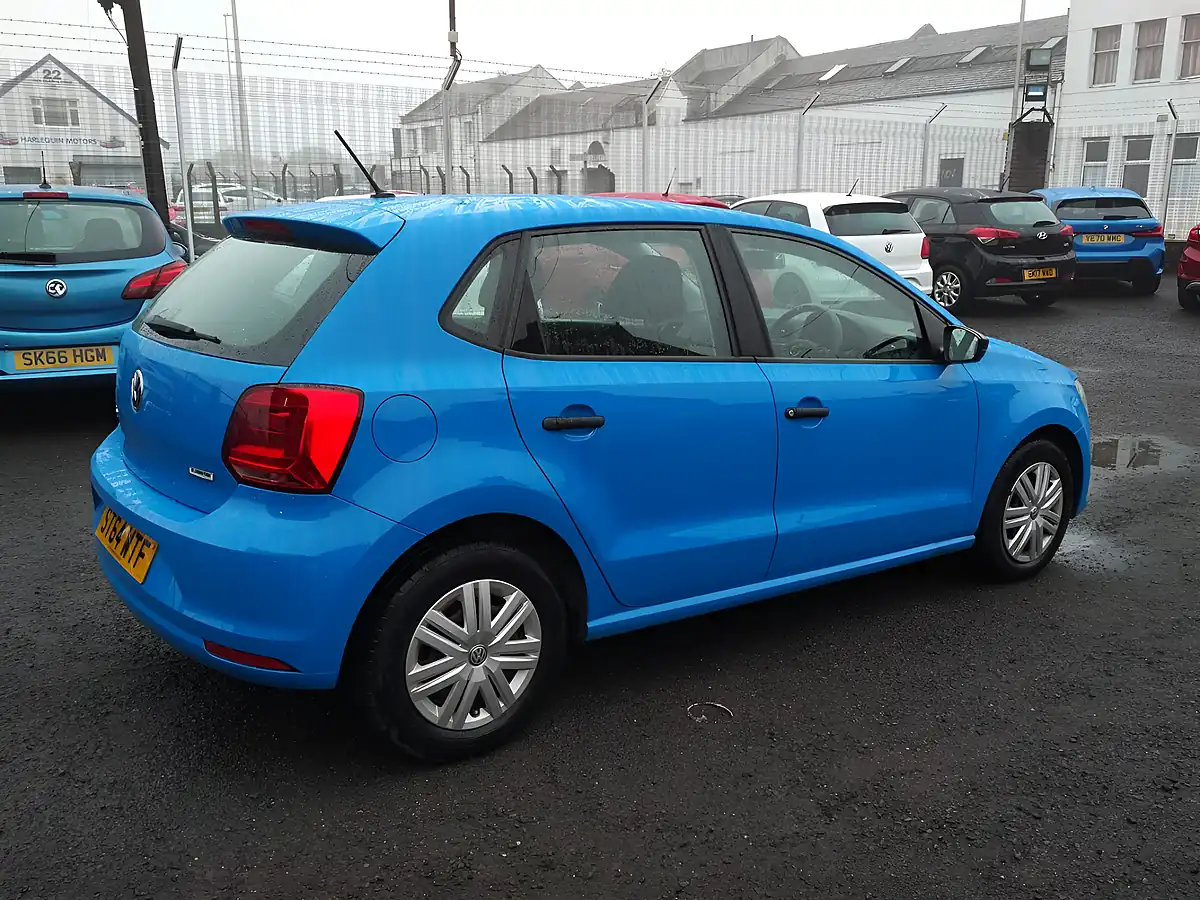 Used 2015 Volkswagen Polo S Blue - Interior and Exterior details 8