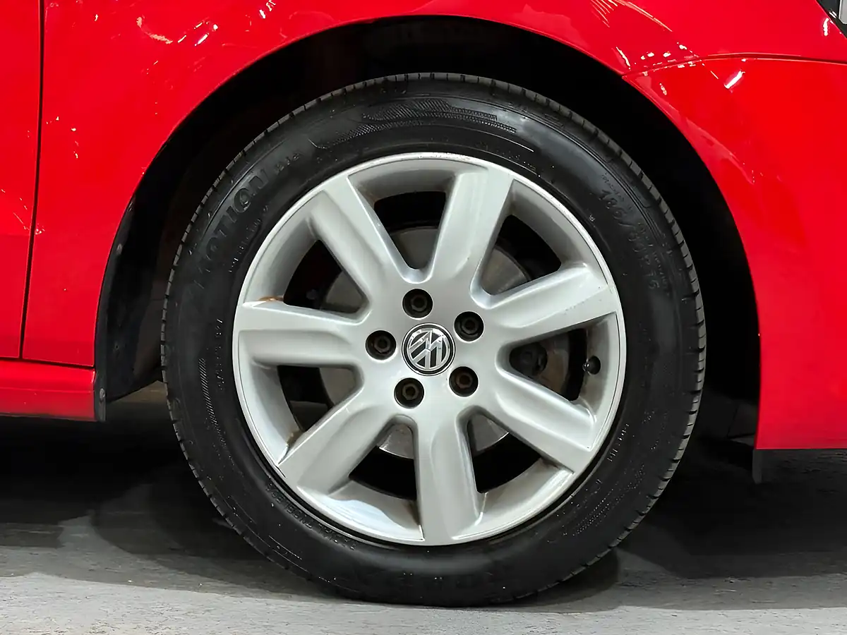 Used 2015 Volkswagen Polo S Red - Interior and Exterior details 13