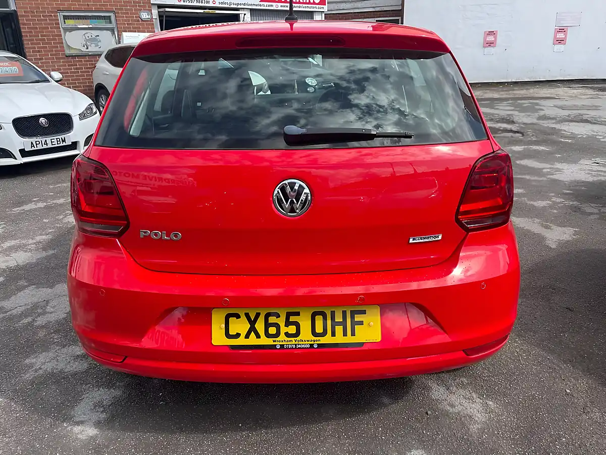 Used 2015 Volkswagen Polo S Red - Interior and Exterior details 12