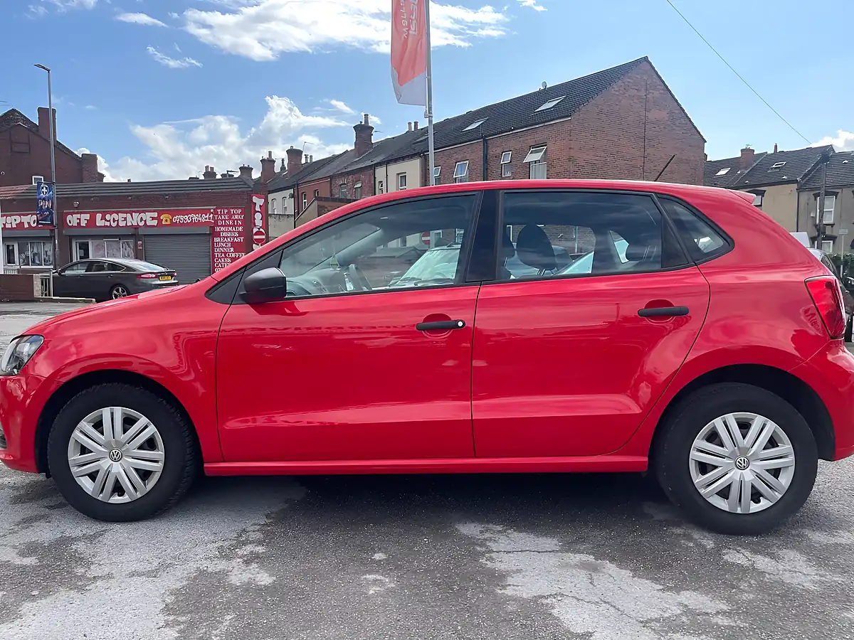 Used 2015 Volkswagen Polo S Red - Interior and Exterior details 4