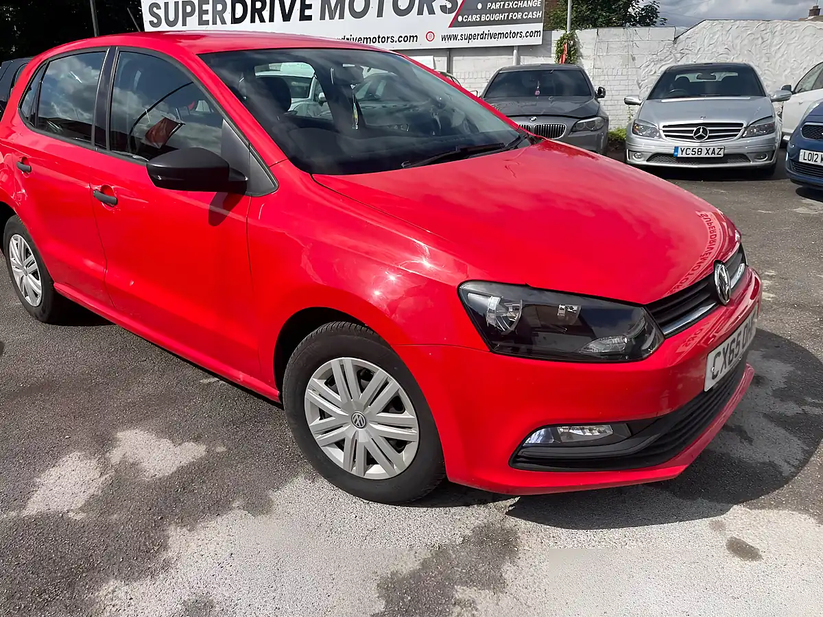 Used 2015 Volkswagen Polo S Red - Interior and Exterior details 5