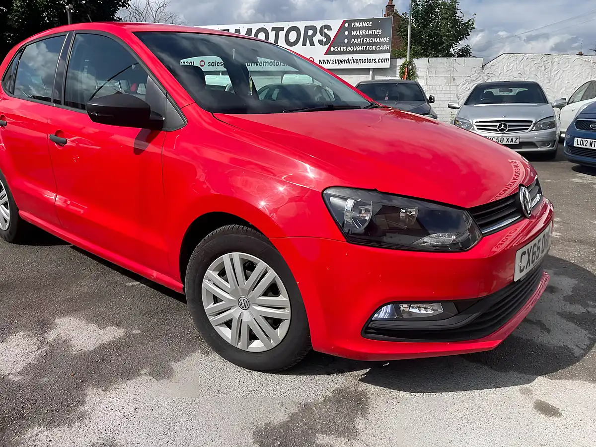 Used 2015 Volkswagen Polo S Red - Interior and Exterior details 6