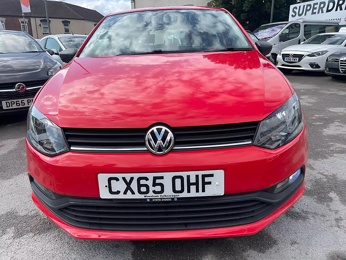 Used 2015 Volkswagen Polo S Red - Interior and Exterior details 9