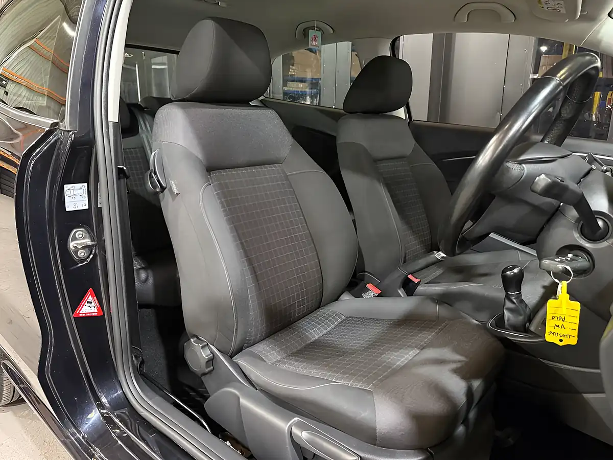Used 2015 Volkswagen Polo Se Black - Interior and Exterior details 10
