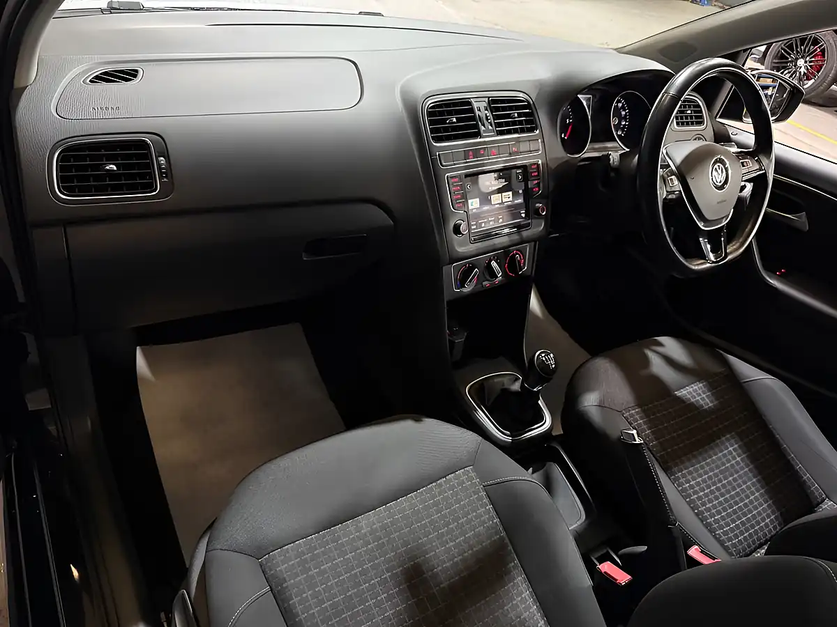 Used 2015 Volkswagen Polo Se Black - Interior and Exterior details 14