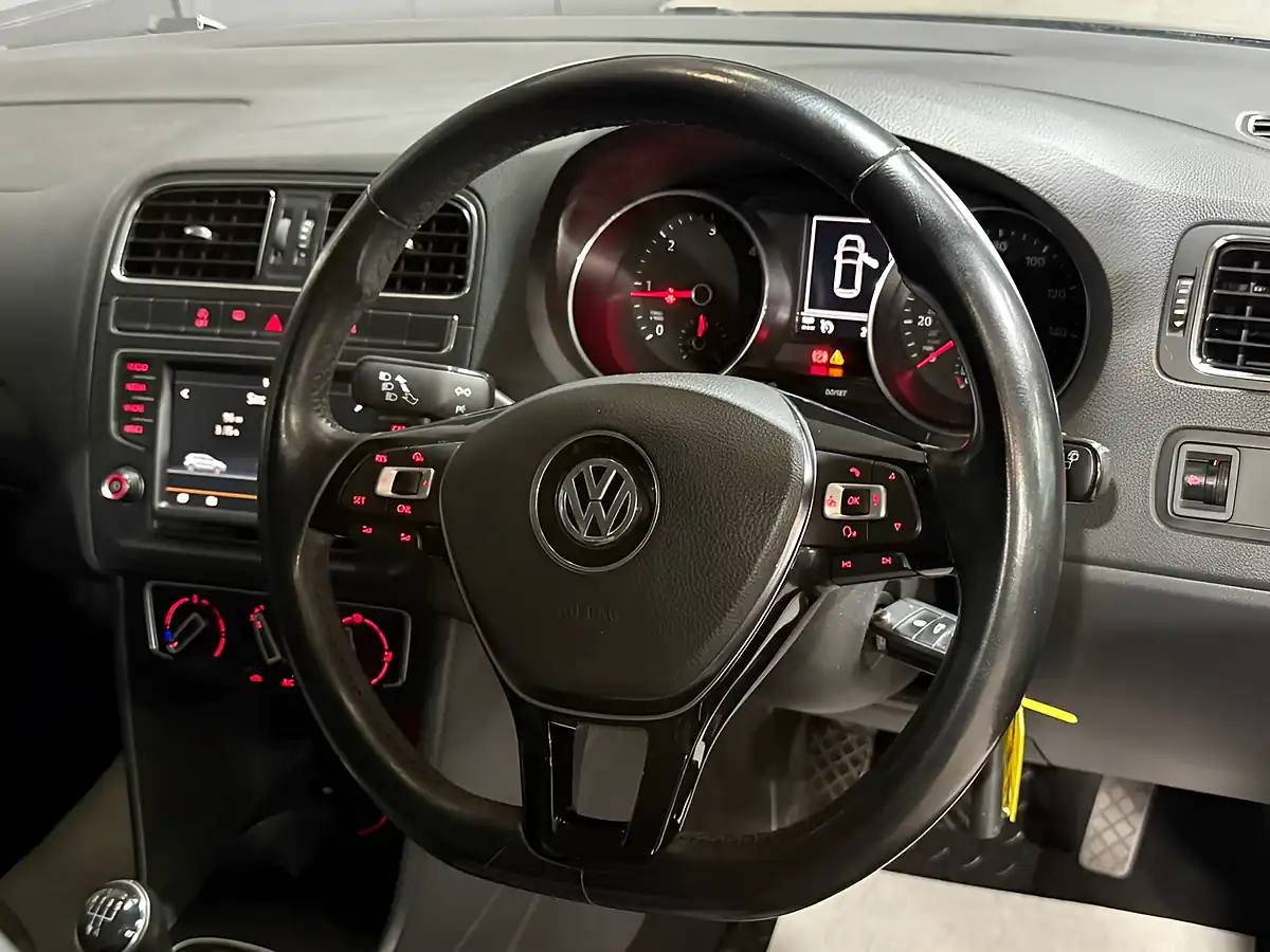 Used 2015 Volkswagen Polo Se Black - Interior and Exterior details 9