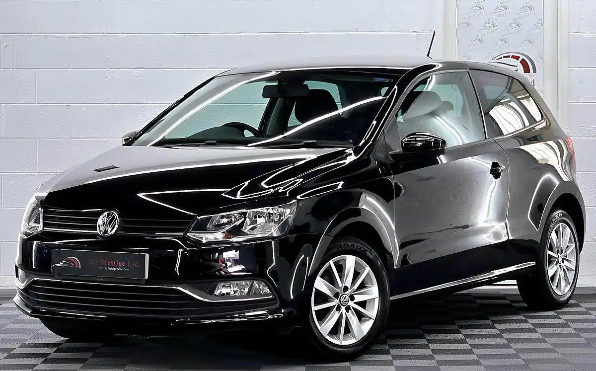 Used 2015 Volkswagen Polo Se Black - Front View