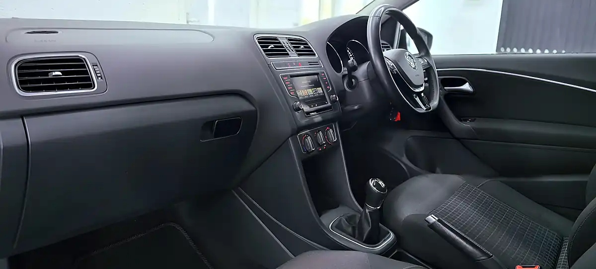 Used 2015 Volkswagen Polo Se Black - Interior and Exterior details 15
