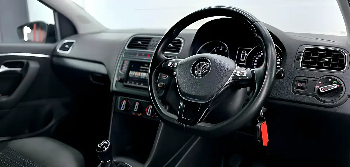Used 2015 Volkswagen Polo Se Black - Interior and Exterior details 16